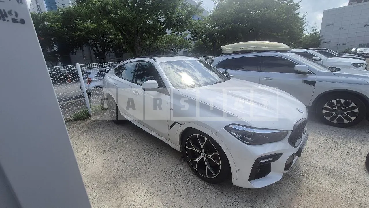 Photo 2 of 26: 2021 BMW X6 xDrive30d, VIN WBAGT8101M9G50444 — Korean insurance auction