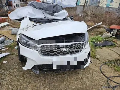 Photo 1 of 2: 2019 Kia Sorento, VIN KNAPH81ABLA599695 — Korean insurance auction