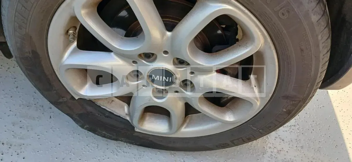 Photo 2 of 29: 2019 MINI Cooper D, VIN WMWXY3104KTF77848 — Korean insurance auction