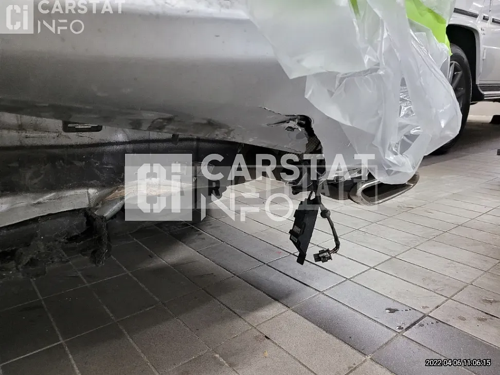 Photo 2 of 8: 2015 Mercedes-Benz E300, VIN WDDHF5FBXFB139840 — Korean insurance auction
