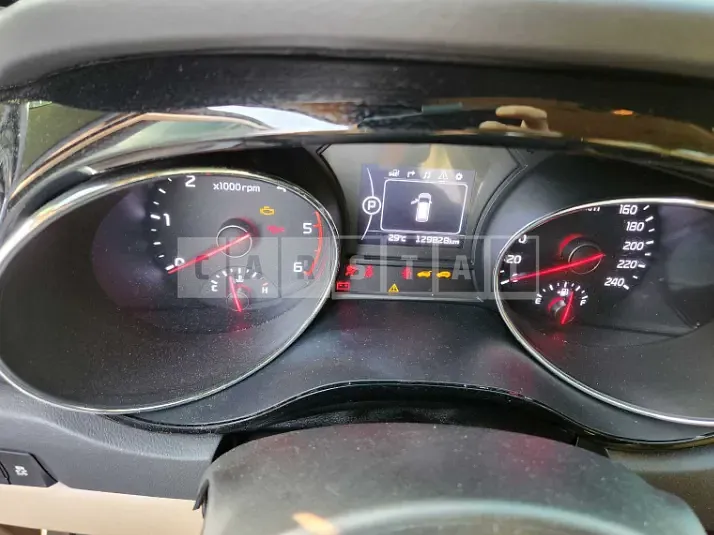 Photo 2 of 9: 2016 Kia Carnival, VIN KNAME81ABGS145183 — Korean insurance auction
