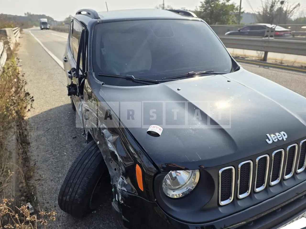 Photo 2 of 9: 2017 Jeep Renegade 2.4, VIN 1C4BU0000HPE96824 — Korean insurance auction