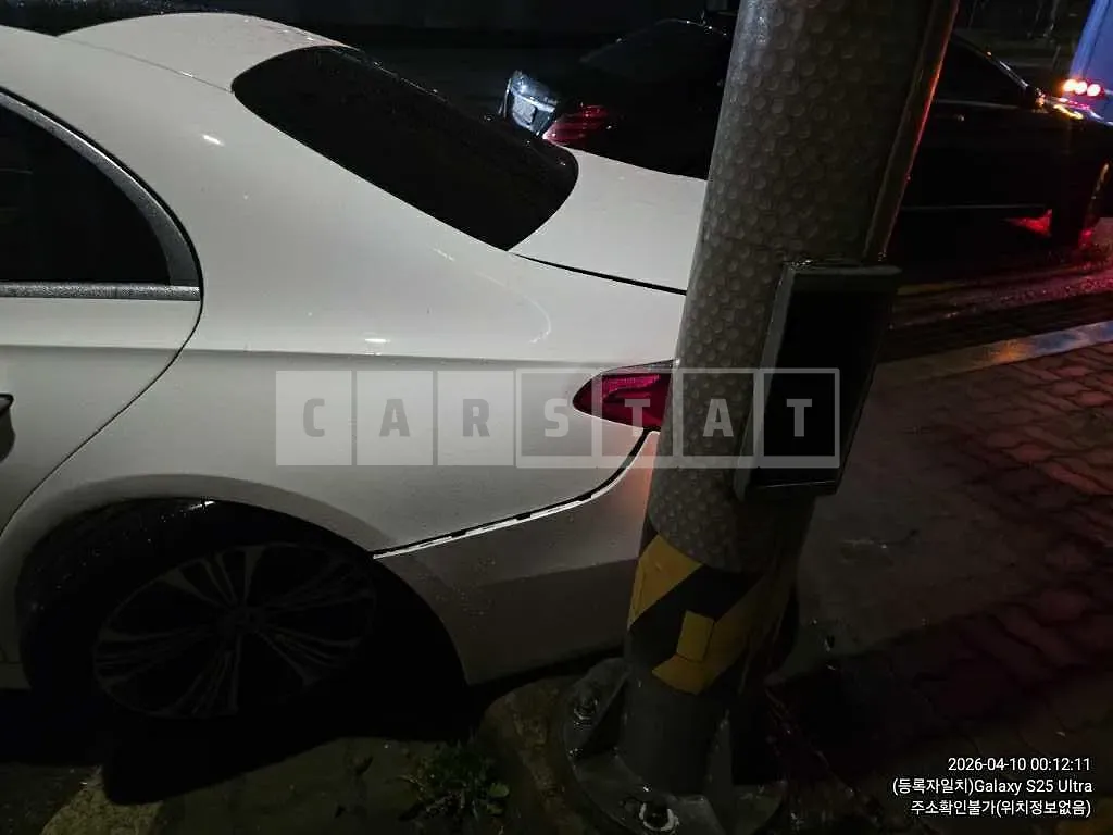 Photo 2 of 24: 2025 Mercedes-Benz E 200 — Korean insurance auction