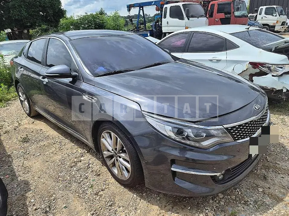 Photo 2 of 8: 2015 Kia K5 — Korean insurance auction