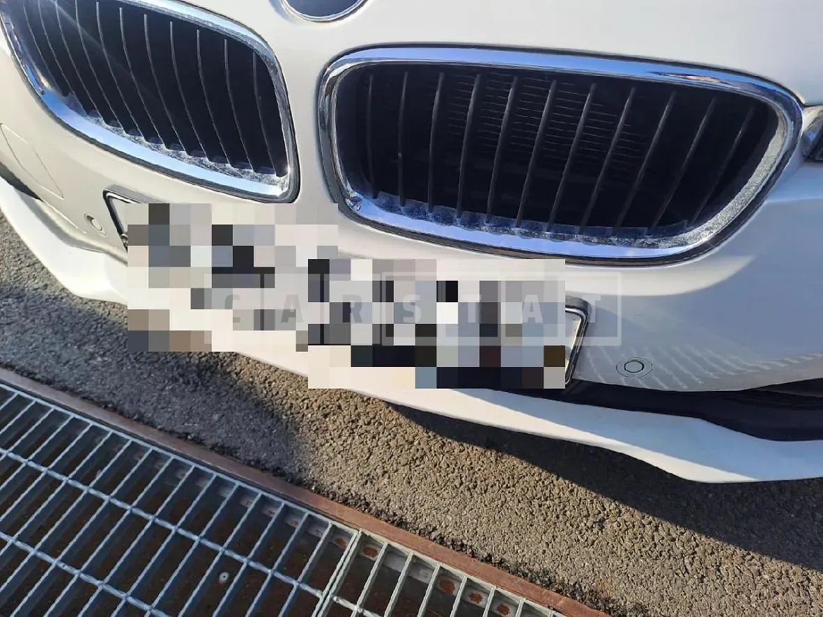 Photo 2 of 3: 2017 BMW (parts) 320d Light — Korean insurance auction