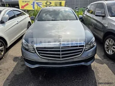 Photo 1 of 14: 2019 Mercedes-Benz E220 d 4Matic — Korean insurance auction