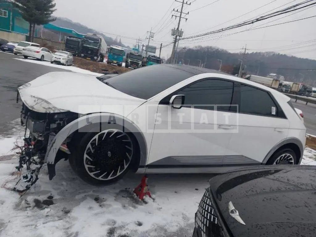 Photo 2 of 50: 2022 Hyundai IONIQ 5 — Korean insurance auction