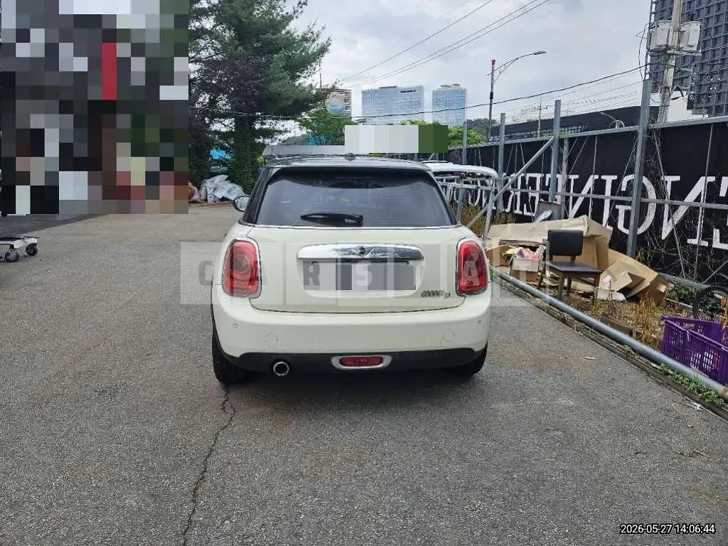 Photo 2 of 10: 2016 MINI Cooper D Five-Door — Korean insurance auction