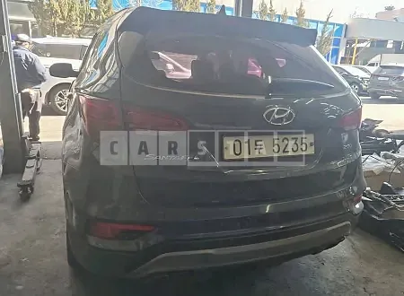 Photo 2 of 16: 2018 Hyundai Santa Fe, VIN KMHSW81UBJU827137 — Korean insurance auction