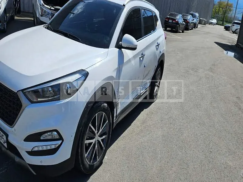 Photo 2 of 23: 2016 Hyundai Tucson, VIN KMHJ5815GHU276892 — Korean insurance auction