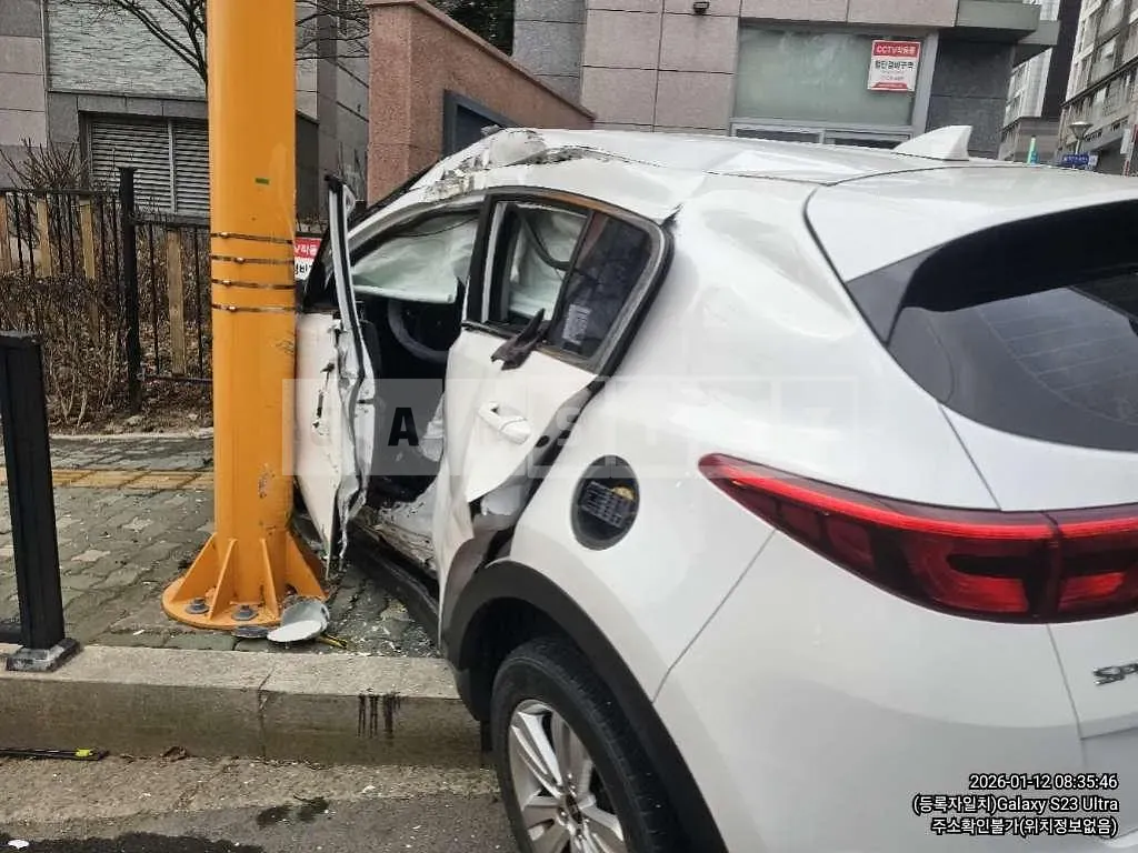 Photo 2 of 12: 2018 Kia Sportage — Korean insurance auction