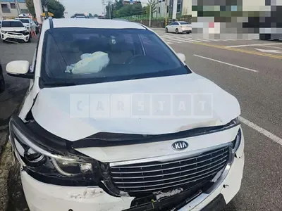 Photo 1 of 9: 2015 Kia Carnivals — Korean insurance auction
