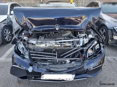 Photo 1 of 24: 2019 Mercedes-Benz E 300 4Matic, VIN WDDZF4KB0KA586519 — Korean insurance auction