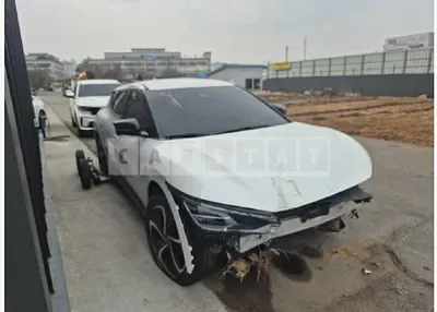 Photo 1 of 19: 2023 Kia EV6 — Korean insurance auction