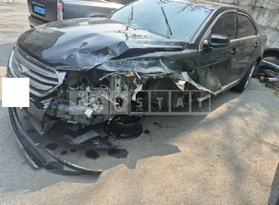 Photo 2 of 9: 2015 Ford Taurus — Korean insurance auction