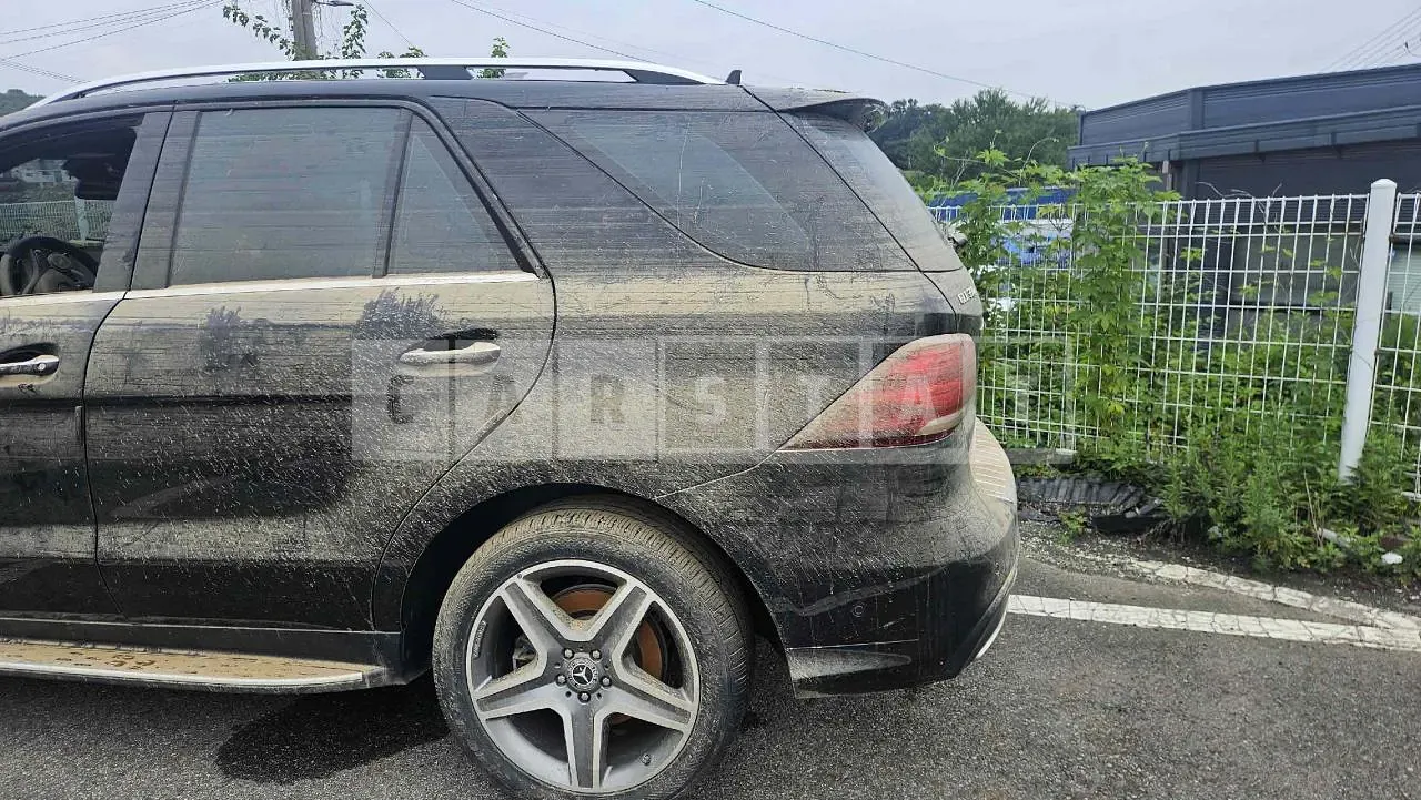 Photo 2 of 10: 2016 Mercedes-Benz GLE350 d 4Matic, VIN WDCDA2EB4HA844000 — Korean insurance auction