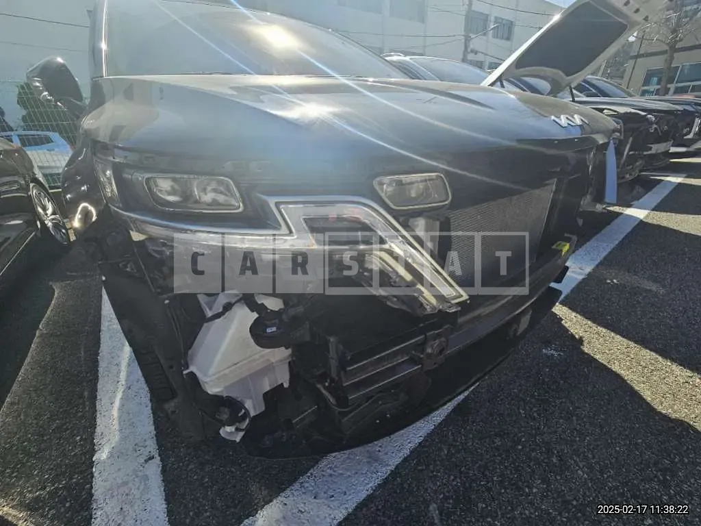 Photo 2 of 4: 2023 Kia (parts) Carnival Headlamp — Korean insurance auction