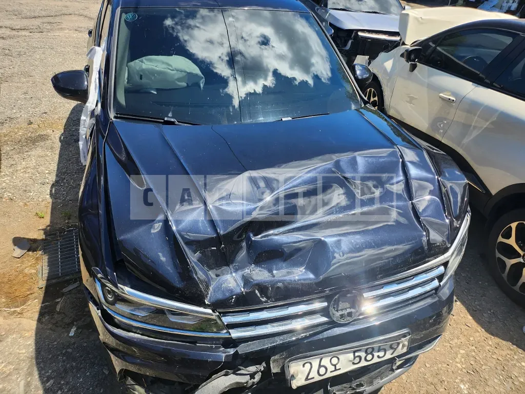 Photo 2 of 12: 2018 Volkswagen Tiguan 2.0 TDI 4MOTION, VIN WVGZZZ5NZJW949721 — Korean insurance auction