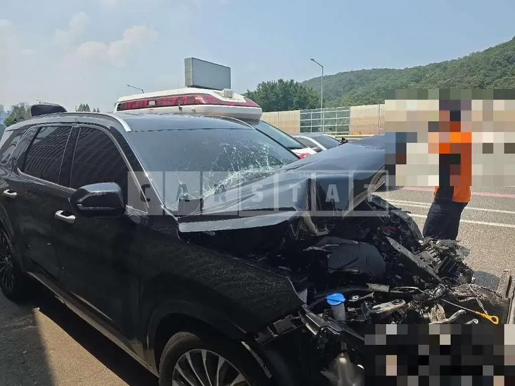 Photo 2 of 11: 2023 Hyundai Palisade 4WD — Korean insurance auction