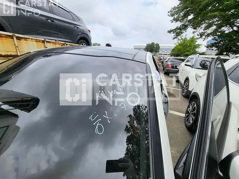 Photo 2 of 5: 2018 Kia K5, VIN KNAGS411BJA241852 — Korean insurance auction