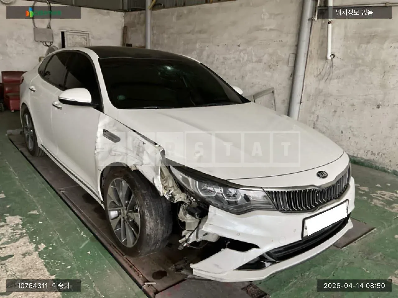Photo 2 of 10: 2017 Kia K5, VIN KNAGW411BJA185435 — Korean insurance auction