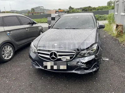 Photo 1 of 6: 2016 Mercedes-Benz E250 BlueTec 4Matic, VIN WDDHF9HB6GB313134 — Korean insurance auction