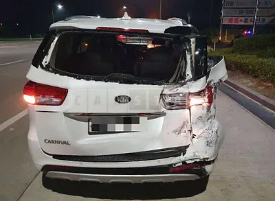 Photo 1 of 27: 2015 Kia Carnival, VIN KNAME81ABGS175931 — Korean insurance auction