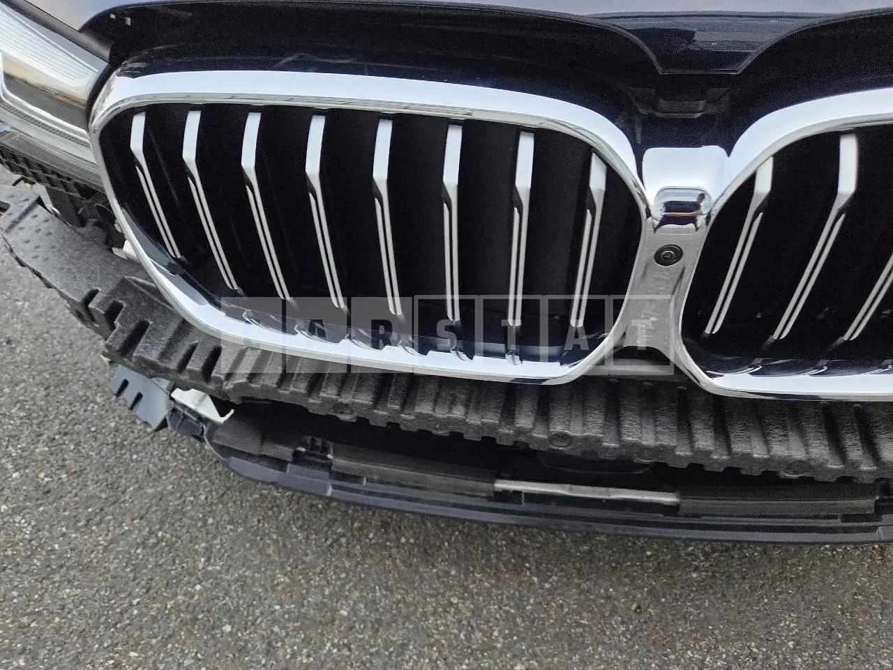 Photo 2 of 37: 2023 BMW 520i, VIN WBA11BH03PWY19087 — Korean insurance auction