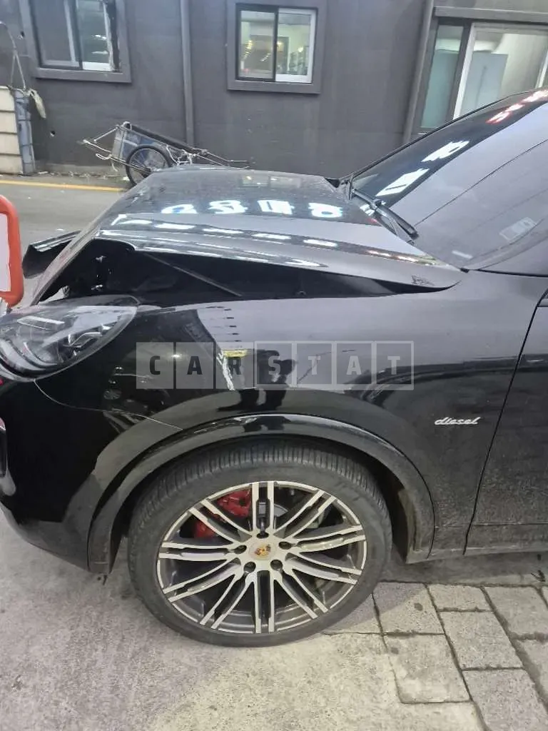 Photo 2 of 5: 2017 Porsche Cayenne Diesel — Korean insurance auction
