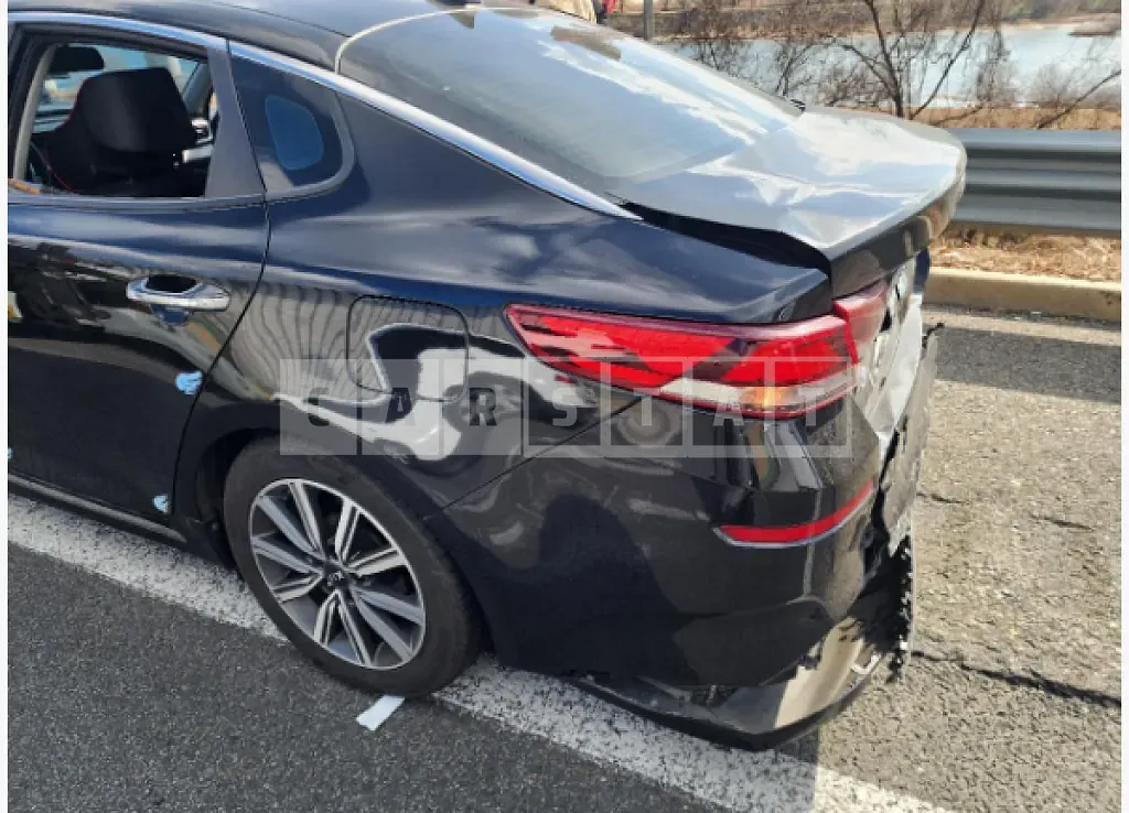 Photo 2 of 13: 2019 Kia K5 — Korean insurance auction