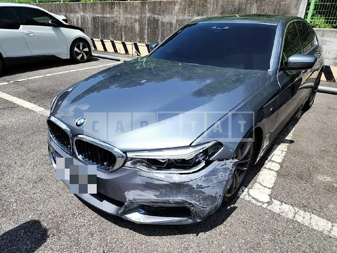 Photo 2 of 32: 2017 BMW 520d, VIN WBAJC310XJWB77097 — Korean insurance auction