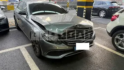 Photo 1 of 27: 2020 Mercedes-Benz E 300 4Matic — Korean insurance auction
