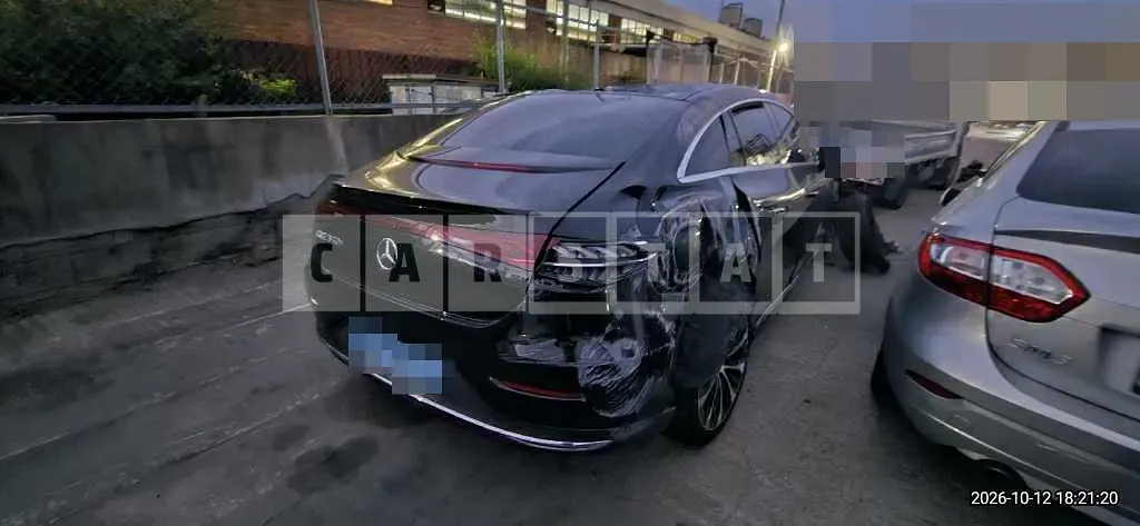 Photo 2 of 20: 2022 Mercedes-Benz EQE350 + — Korean insurance auction