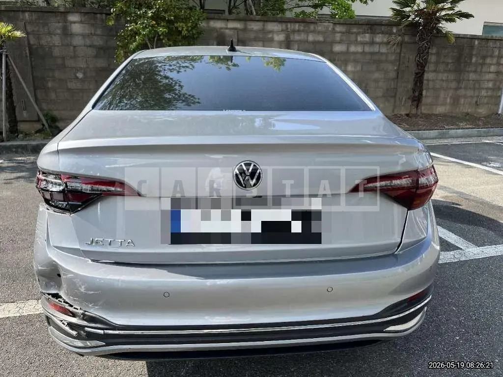 Photo 2 of 18: 2022 Volkswagen Jetta — Korean insurance auction