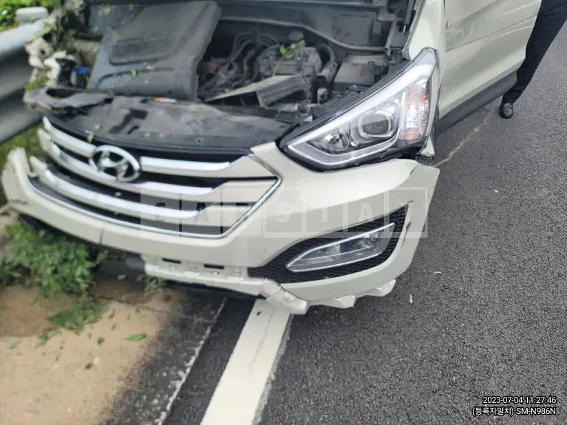 Photo 2 of 19: 2015 Hyundai Santa Fe DM 2.0, VIN KMHSW81UBFU442181 — Korean insurance auction