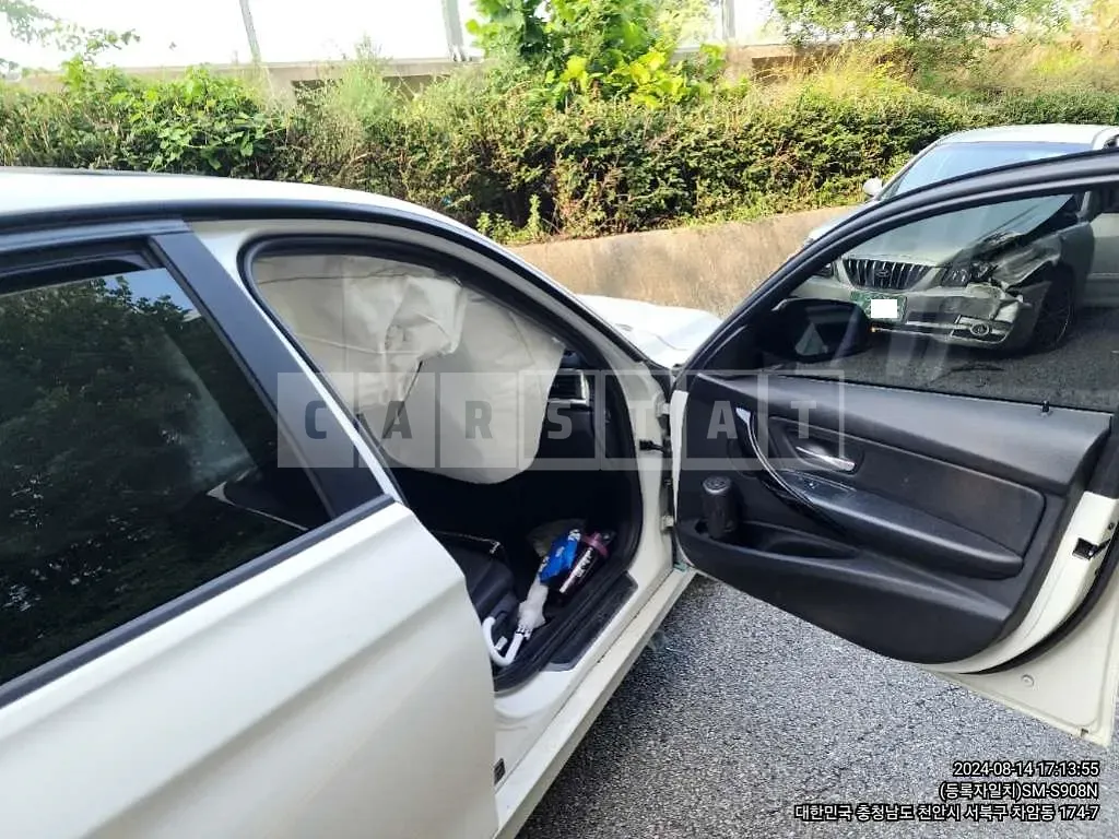 Photo 2 of 13: 2016 BMW 320d — Korean insurance auction