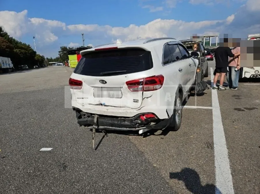 Photo 2 of 3: 2015 Kia Sorento 2.0 (4WD) — Korean insurance auction