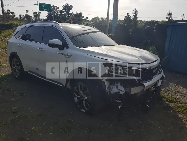 Photo 2 of 18: 2022 Kia Sorento, VIN KNARK81BHNA133310 — Korean insurance auction