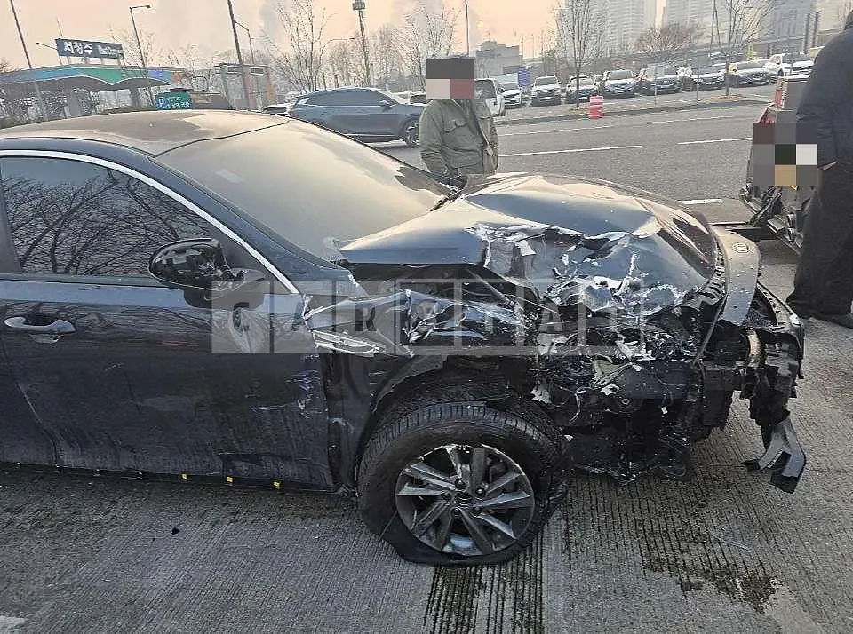 Photo 2 of 13: 2019 Kia K5 LPG — Korean insurance auction