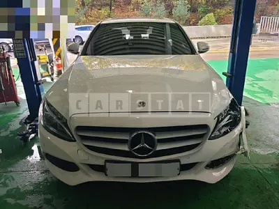 Photo 1 of 24: 2017 Mercedes-Benz C200, VIN WDDWF4CB1HF584713 — Korean insurance auction