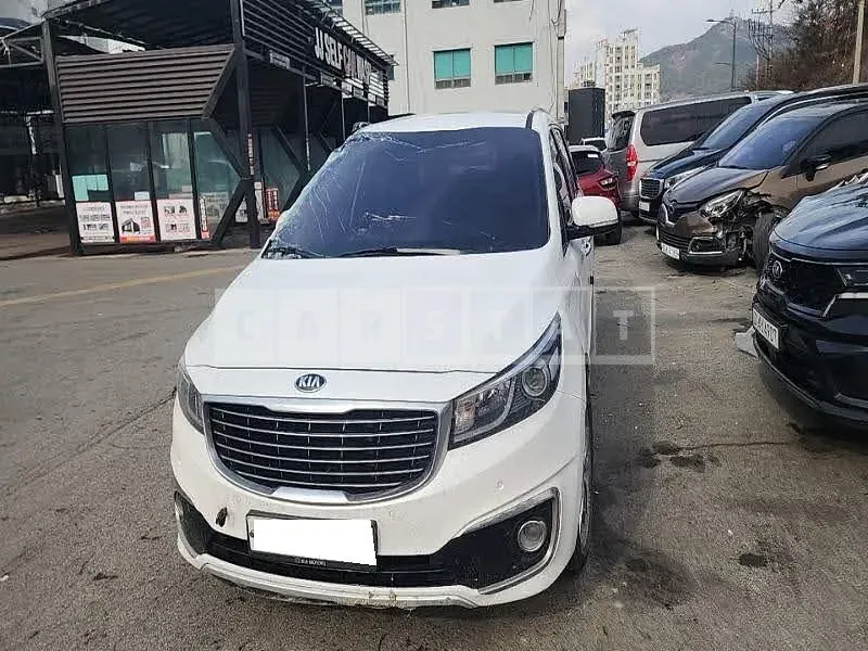 Photo 2 of 16: 2015 Kia Carnival, VIN KNAME81ABFS081451 — Korean insurance auction