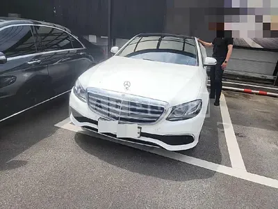 Photo 1 of 16: 2019 Mercedes-Benz E300 — Korean insurance auction