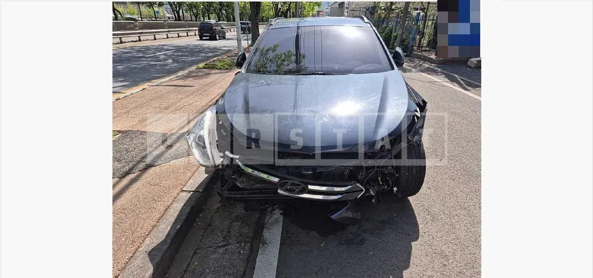 Photo 2 of 7: 2015 Hyundai Santa Fe DM — Korean insurance auction