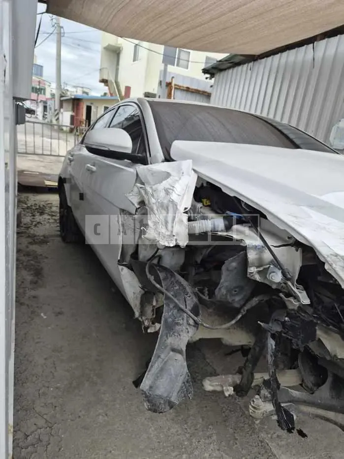 Photo 2 of 7: 2015 Jaguar XE 2.0d, VIN SAJAB4BN0GA913409 — Korean insurance auction