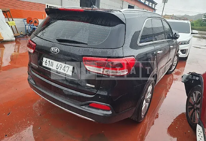 Photo 2 of 18: 2015 Kia Sorento, VIN KNAPS81BBFA070988 — Korean insurance auction