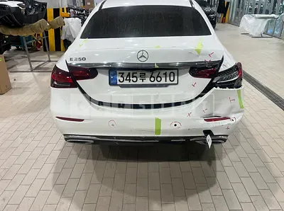 Photo 1 of 15: 2022 Mercedes-Benz E250, VIN W1KZF4FB1NB073479 — Korean insurance auction