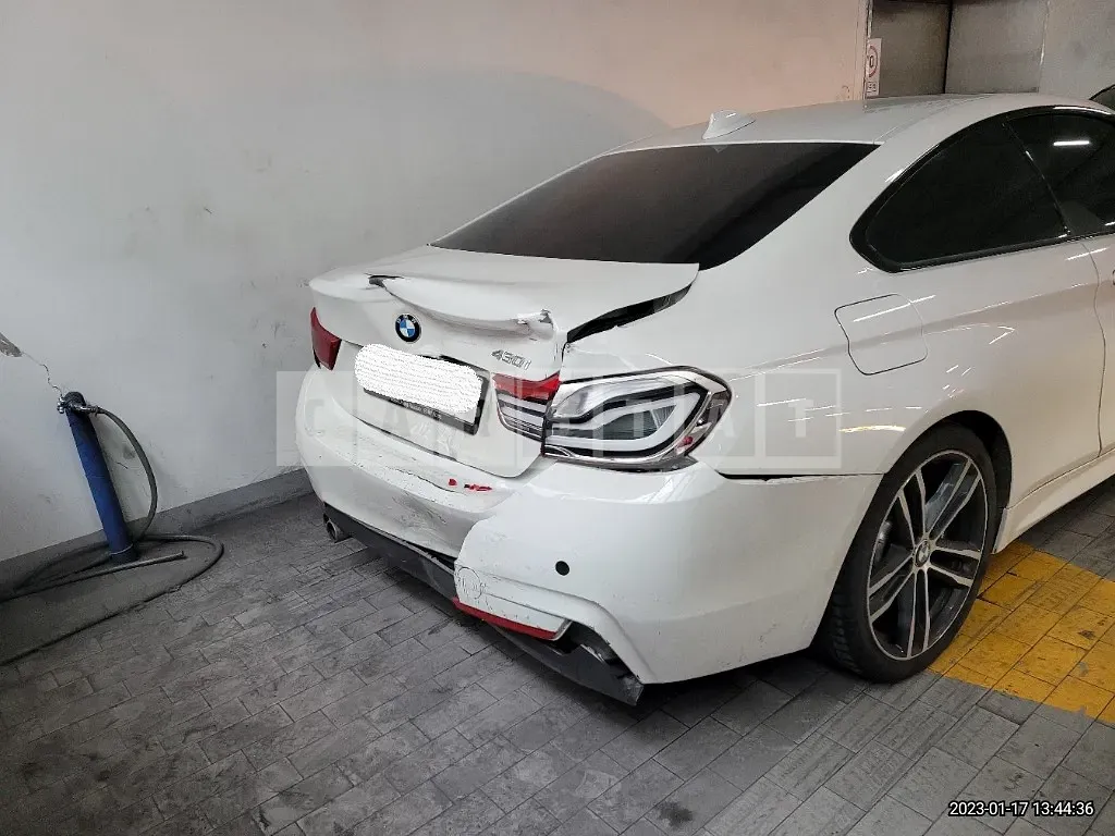Photo 2 of 23: 2018 BMW 430i Coupe, VIN WBA4W3101JAE42927 — Korean insurance auction