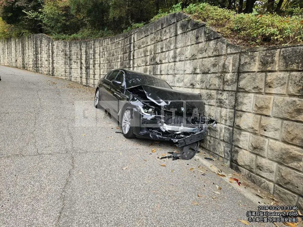 Photo 2 of 17: 2023 BMW 530i xDrive — Korean insurance auction