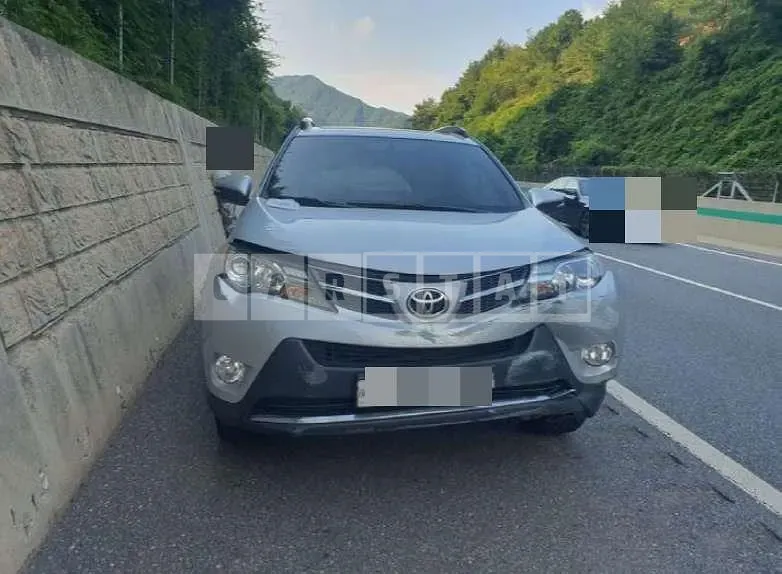 Photo 2 of 9: 2015 Toyota RAV4 2WD — Korean insurance auction