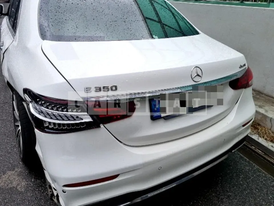 Photo 2 of 15: 2021 Mercedes-Benz E350 4Matic — Korean insurance auction